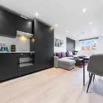 Modern Studio - Near Station - Central London