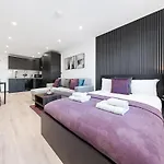 Modern Studio - Near Station - Central London