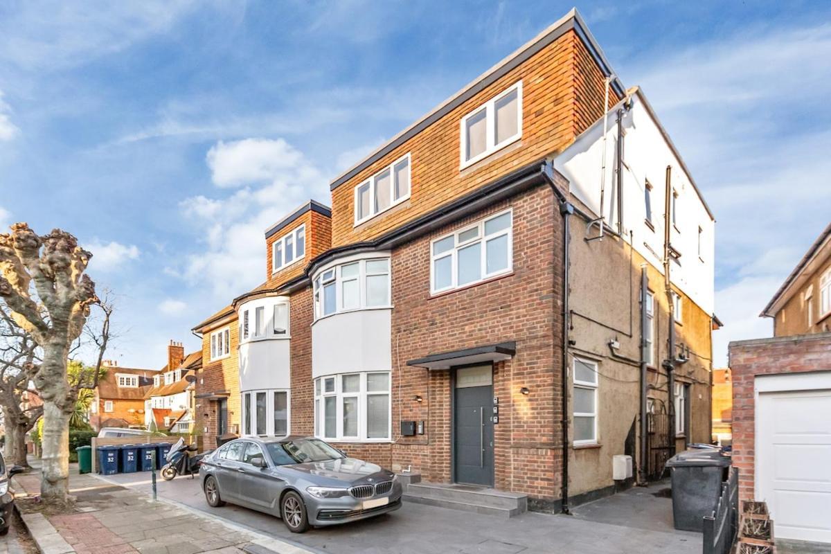 Modern - Near Station - * Londra